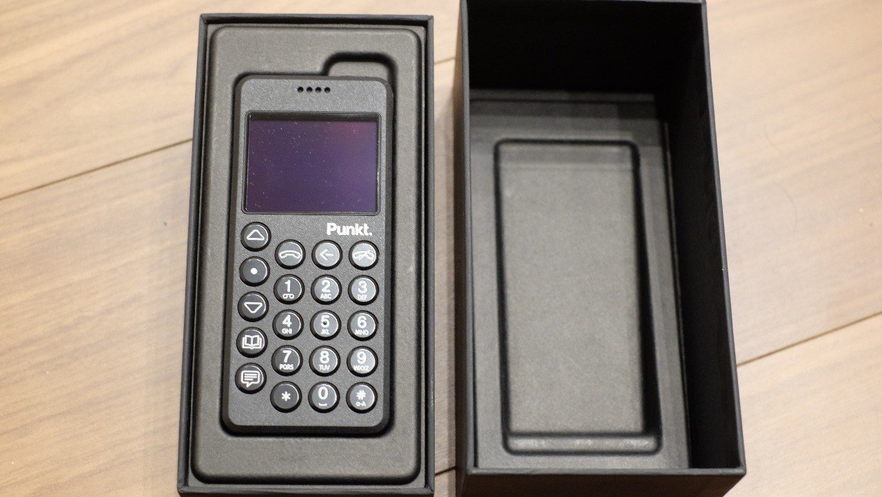 スマホ断捨離は可能なのか？ - ミニマリスト携帯 Punkt. MP02を使った