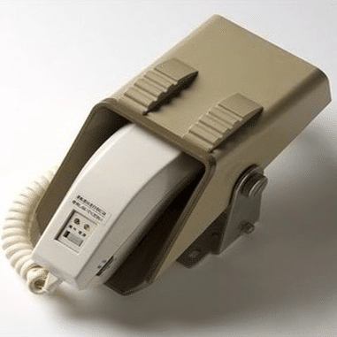 世界初！自動車電話商業利用開始｜docomo