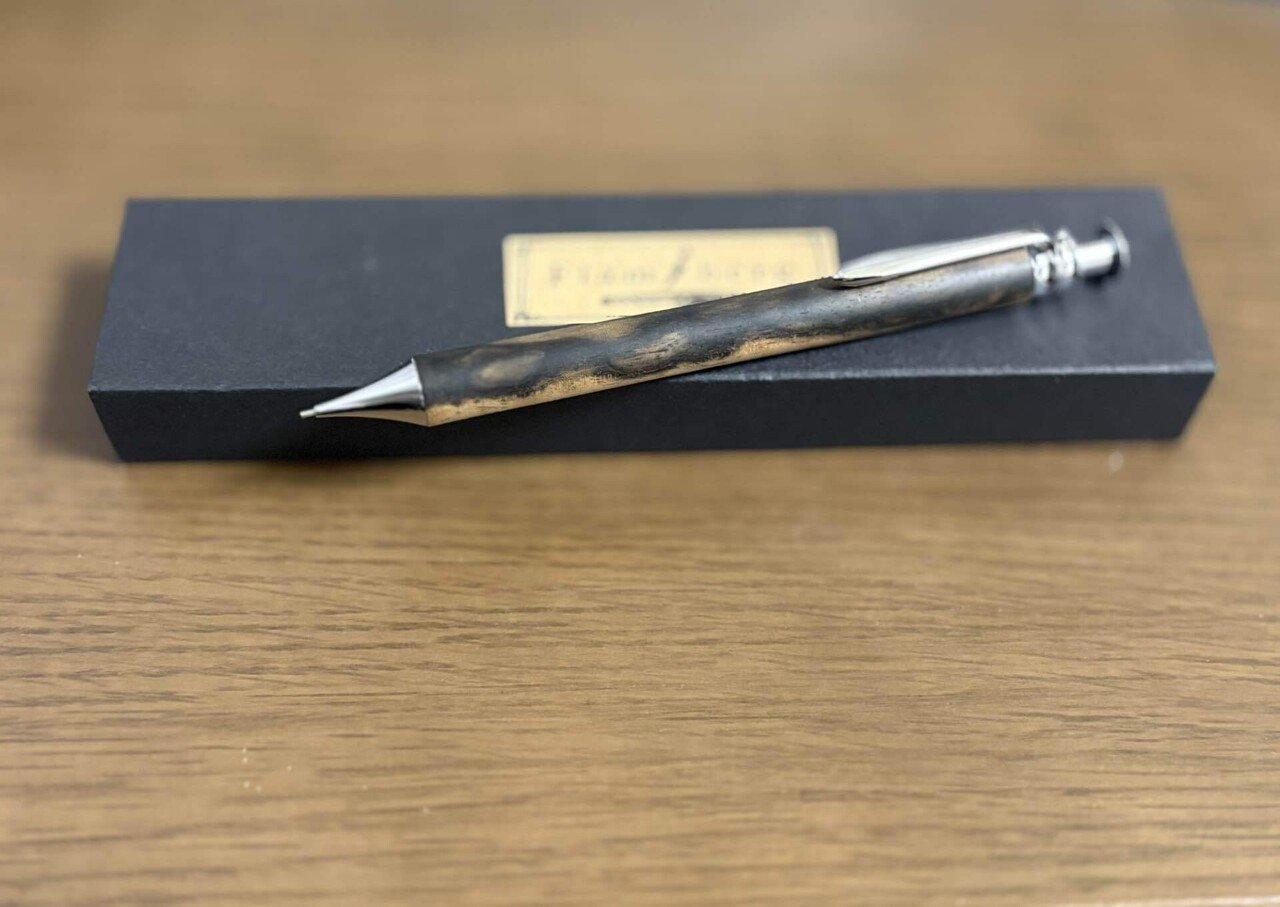 Flamberg シャープペンシル（サンピューラ） 老山白檀（杢あり） Flamberg シャープペンシル（サンピューラ） 老山白檀（杢あり）