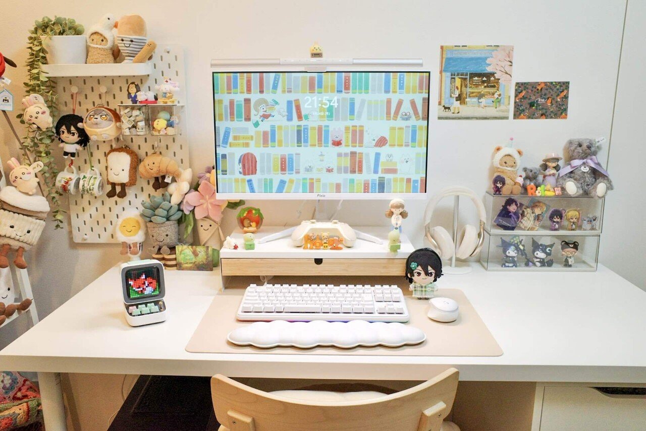 ぬいぐるみ好きのデスクツアー｜ハチ(ユリ)