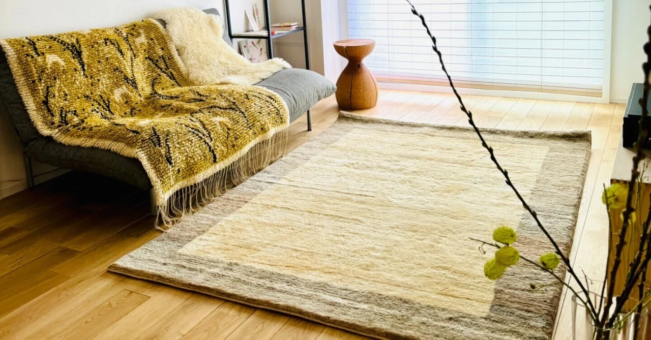 絨毯 絨毯？IKEAで十分でしょ」と思っていた私が、40万円の手織り絨毯を
