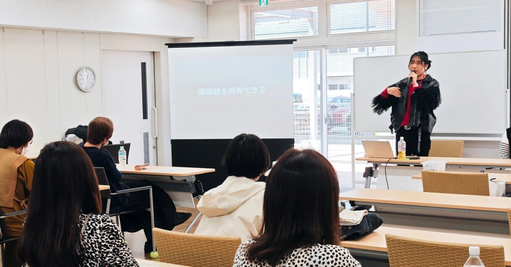 水源カエデ、人生初の講演！五行歌の魅力を語る(永久保存版)｜栢瑚