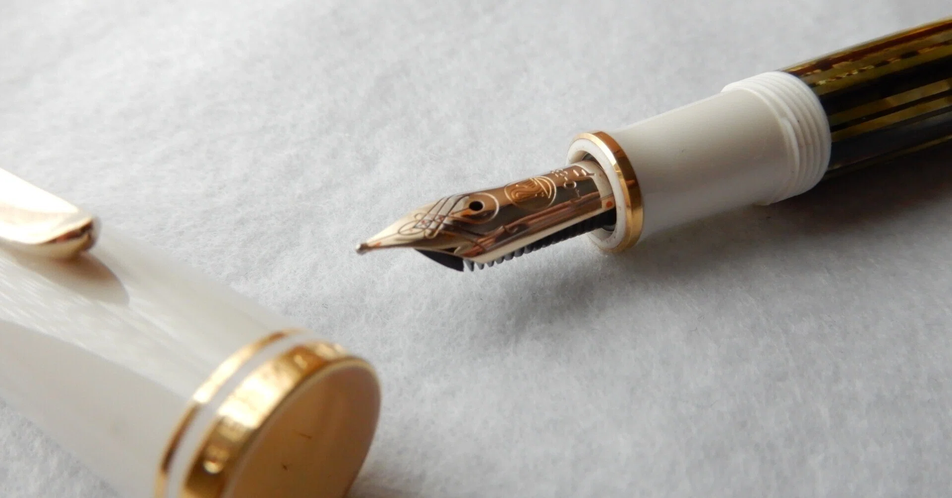Pelikan souverän m400 white tortoise｜るありも