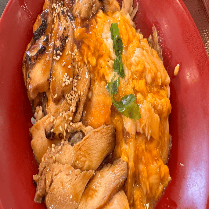 なか卯の炙り鶏あいがけ親子丼｜shi3z