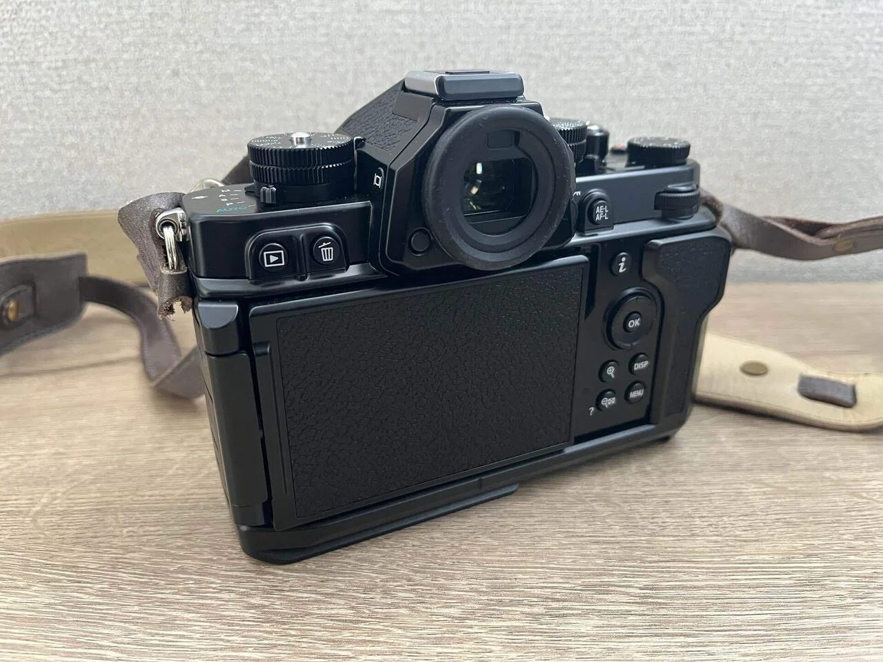 Nikon Zfを買う。背面液晶は裏返す。｜むーさん@6_3_photo