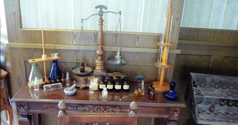 その化石って本物？恐竜時代の化石収集の世界と偽物の見分け方