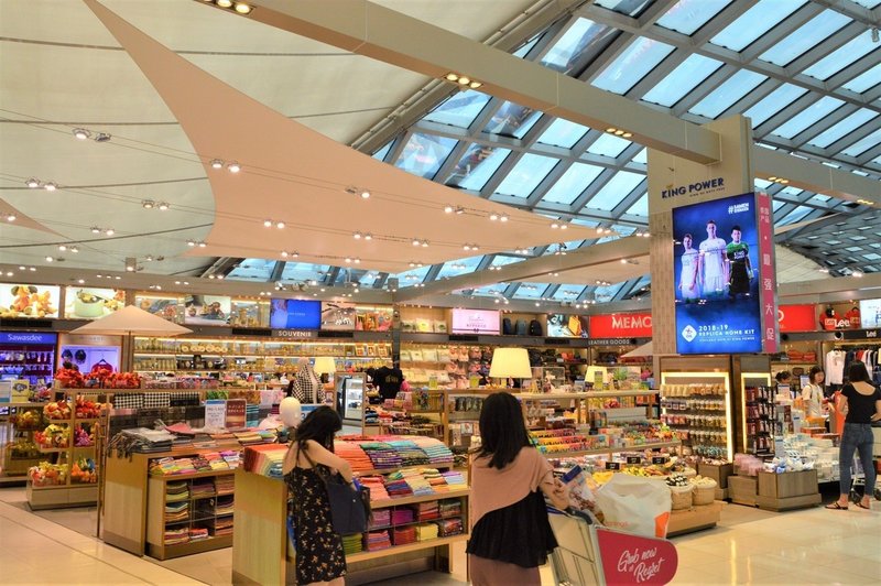 タイ 出国前の飲食店が異様に高い スワナプーム国際空港 在住歴年が話したい本当のタイと見てきたこととうまい話と Note タイ 出国前の飲食店が異様に高い スワナプーム国際空港 在住歴年が話したい本当のタイと見てきたこととうまい話と Note