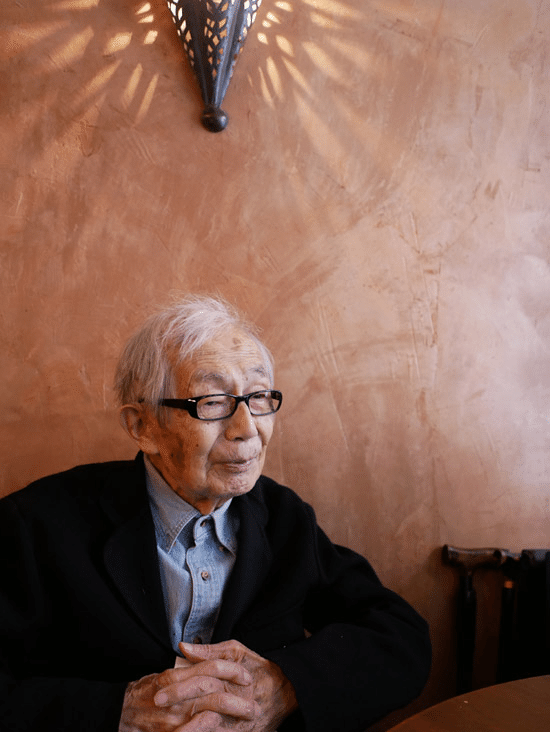 柚木沙弥郎の美学と民藝の魅力を感じる—1970年代の型染布『型染