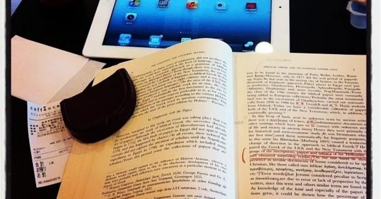 More Useful Than Paper!? An Introductory Course to 