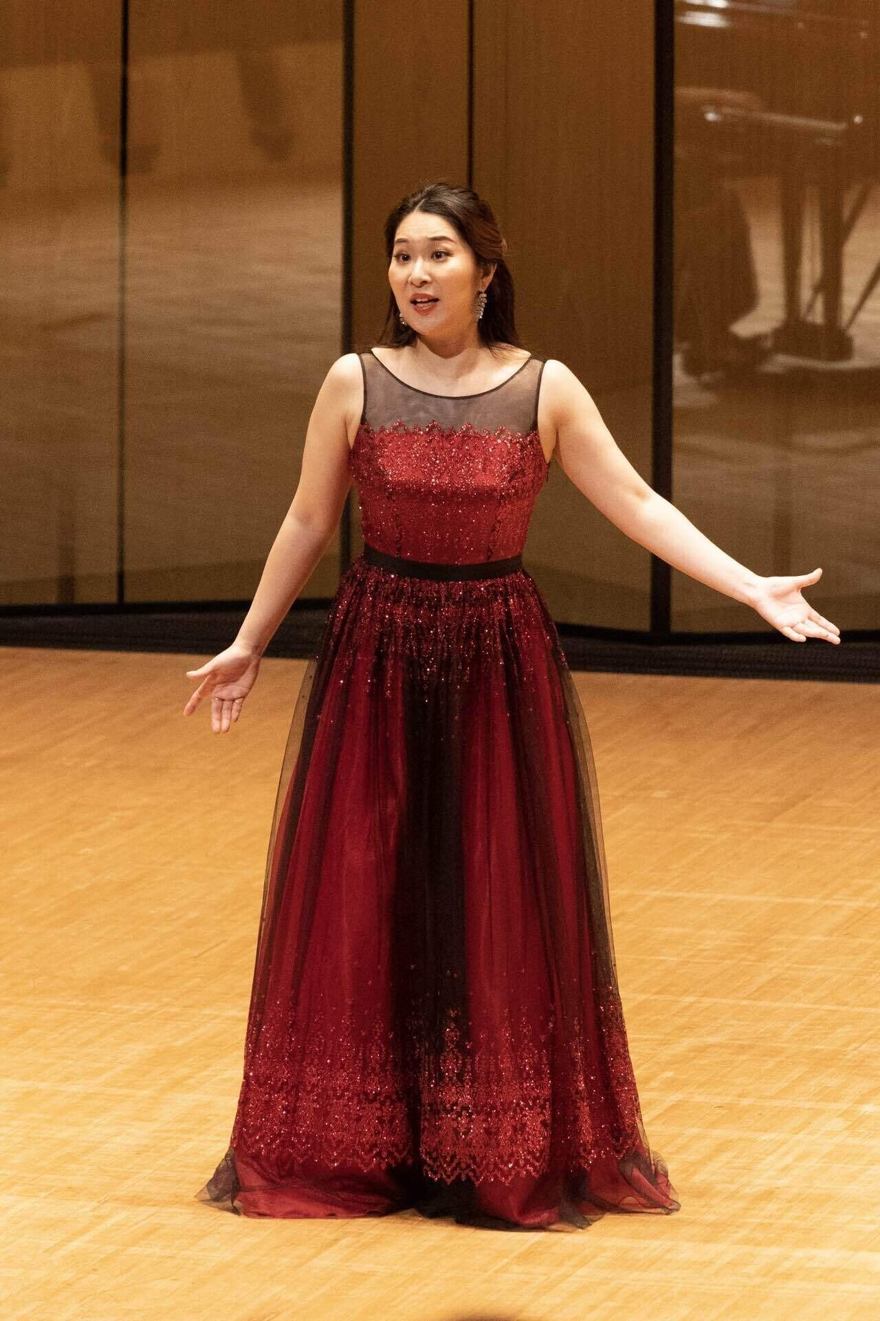 舞台を彩る魔法 - 私のドレス選び｜オペラ歌手 別府美沙子
