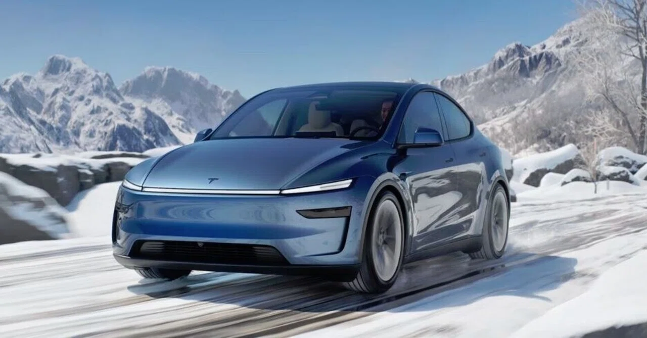 レビュー】テスラ モデルY (2025年式) –「EV界の覇者が、ついに完成形 
