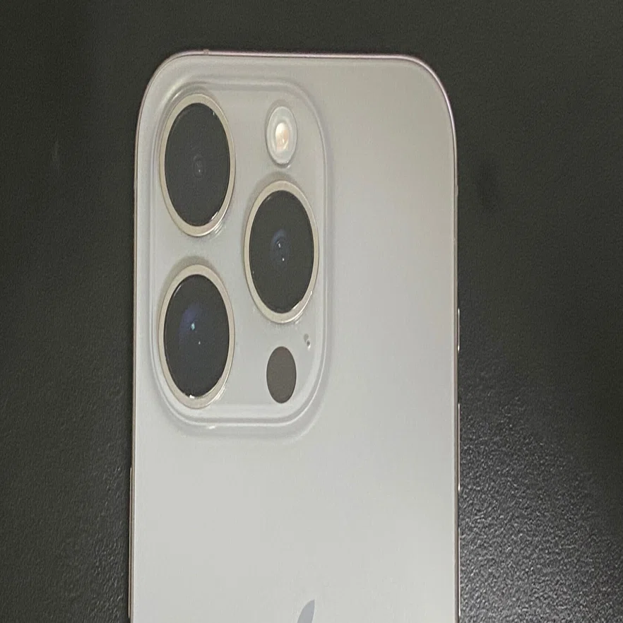 iPhone15 カメラ異常｜とっしぃ@撮人
