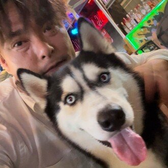 秋山⚡️の中の人