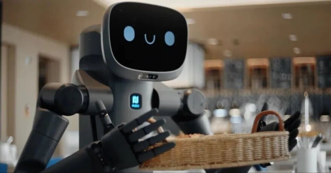 新讯 スマートロボット ブラック 中国・普渡机器人が新型サービスロボット「闪电匣Arm」を発表 ホテル