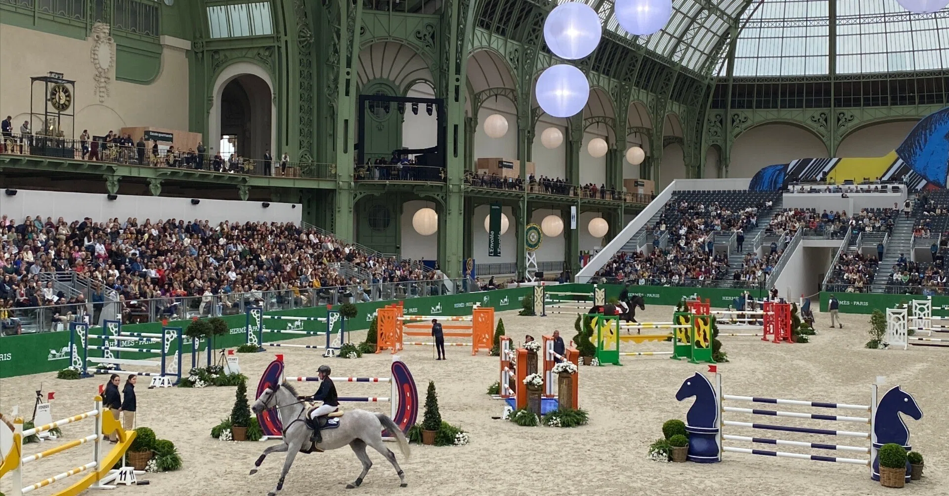 グラン・パレに帰ってきた！ エルメス主催の国際馬術大会 Saut Hemès