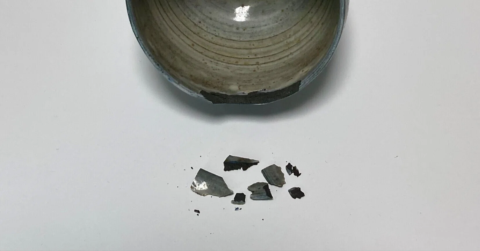 号外】現代風の金継ぎ的陶器修理に挑戦してみた！④｜萬蔵（MANZOU）