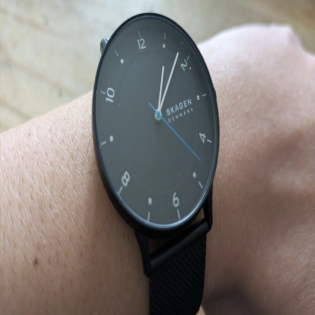 skagenスカーゲン　ミッドナイト ステンレススチール メッシュウォッチ SKAGEN(スカーゲン)】「RIIS 三針 ミッドナイト ステンレススチール