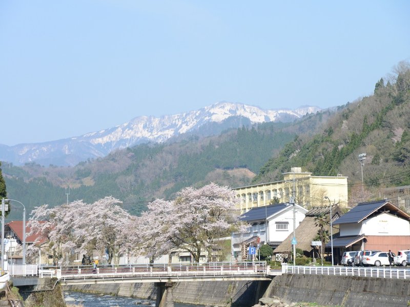 梨農家のせがれがゲストハウスを通して地域をおもしろがるーたにがみ農園 谷上雄亮 おもしろがろう 鳥取 Note 梨農家のせがれがゲストハウスを通して地域をおもしろがるーたにがみ農園 谷上雄亮 おもしろがろう 鳥取 Note
