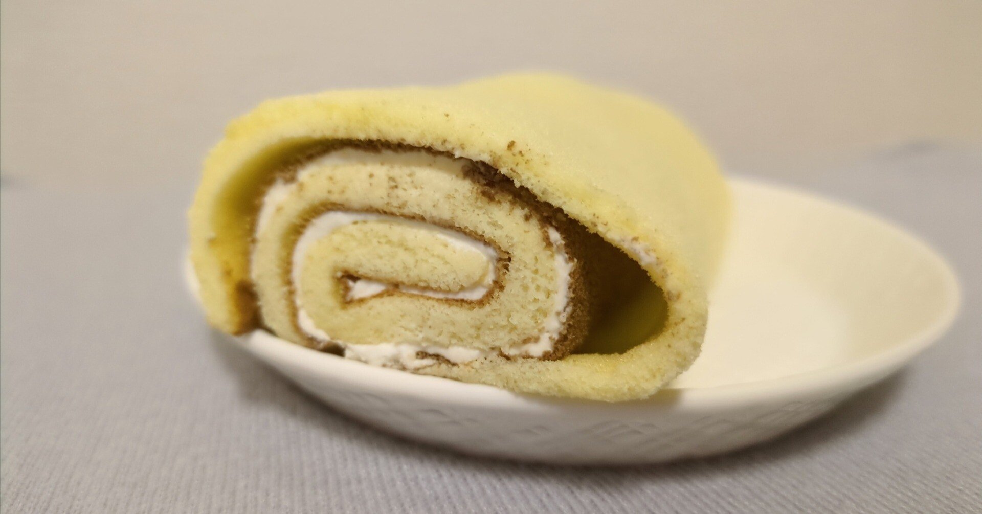 ちょうどいいロールケーキ｜三谷乃亜