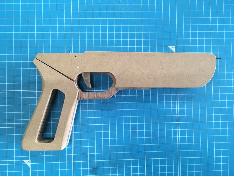 競技用ゴム銃bloodhound かお Note