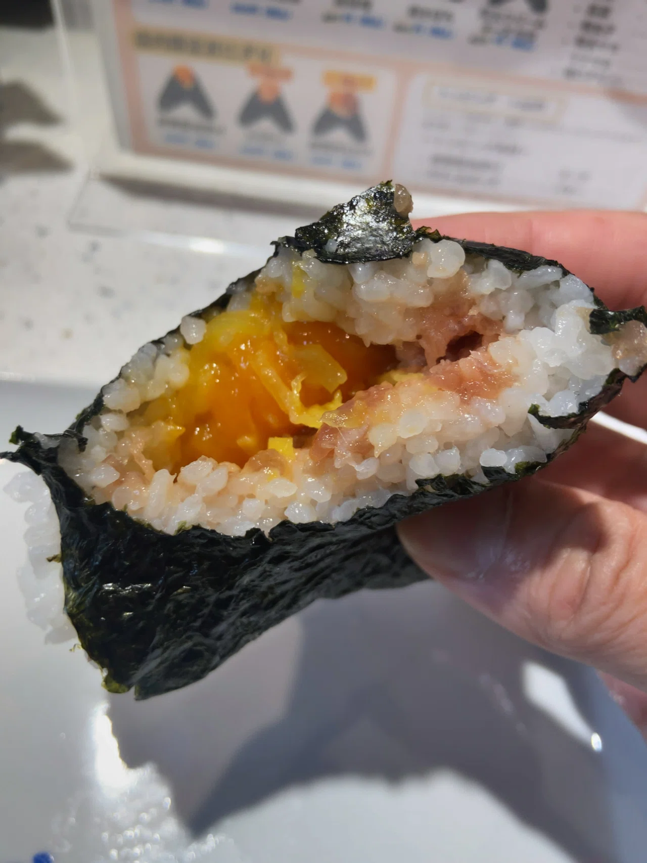口の中でとろける～トロタクに卵黄乗せ！絶対リピートしたい最強の