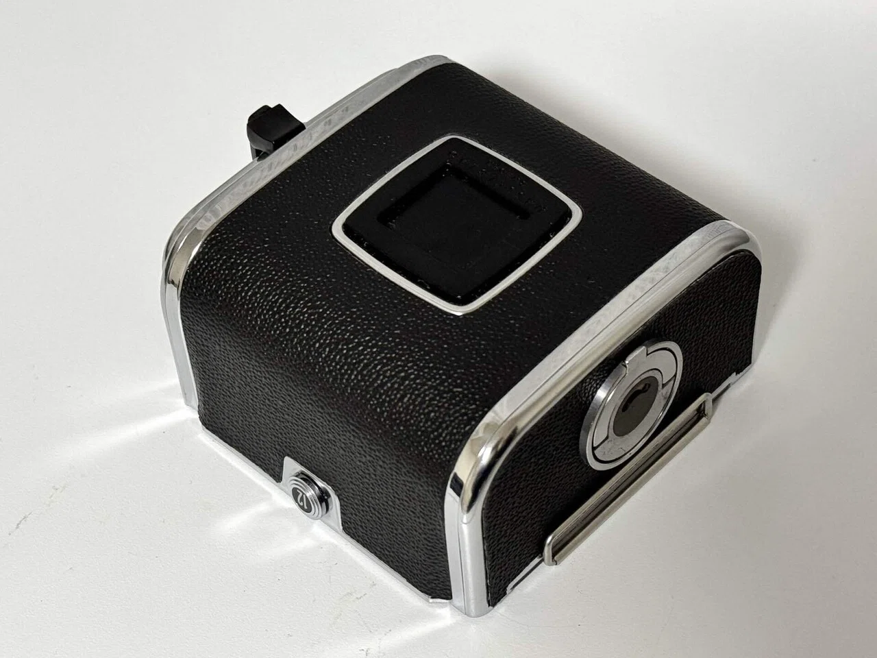 フィルムバックの革を自分で貼り替える方法【Hasselblad DIY