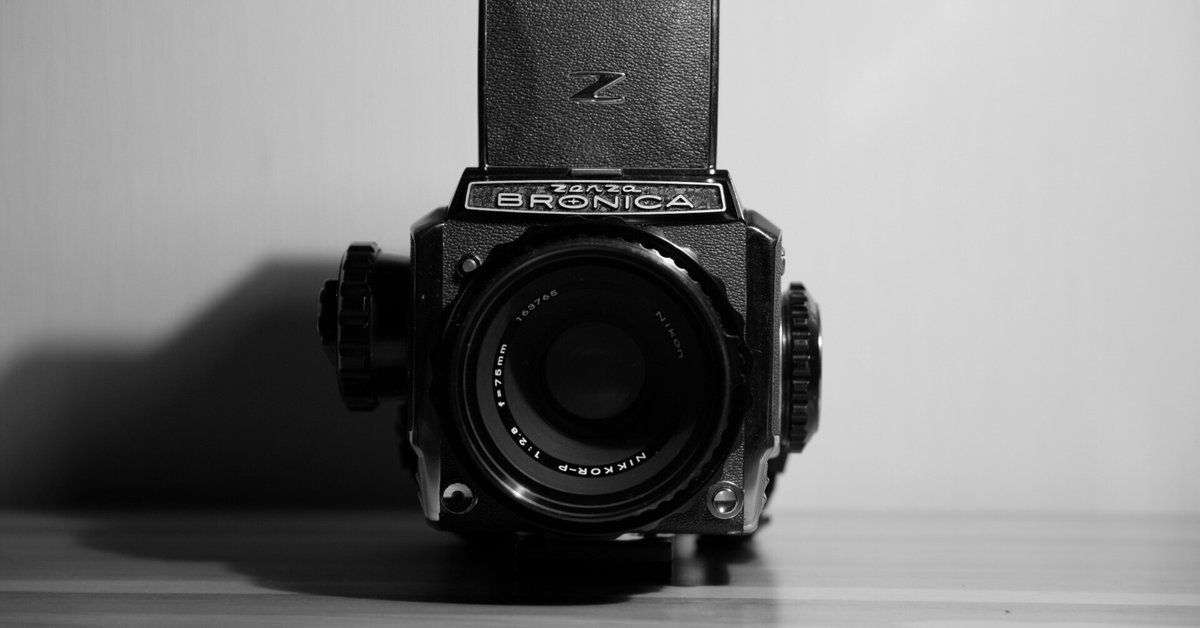 ZENSA BRONICA s2 ブラック　中判フィルムカメラ カメラアーカイブ：中判カメラ ゼンザブロニカ S2：大村 祐里子