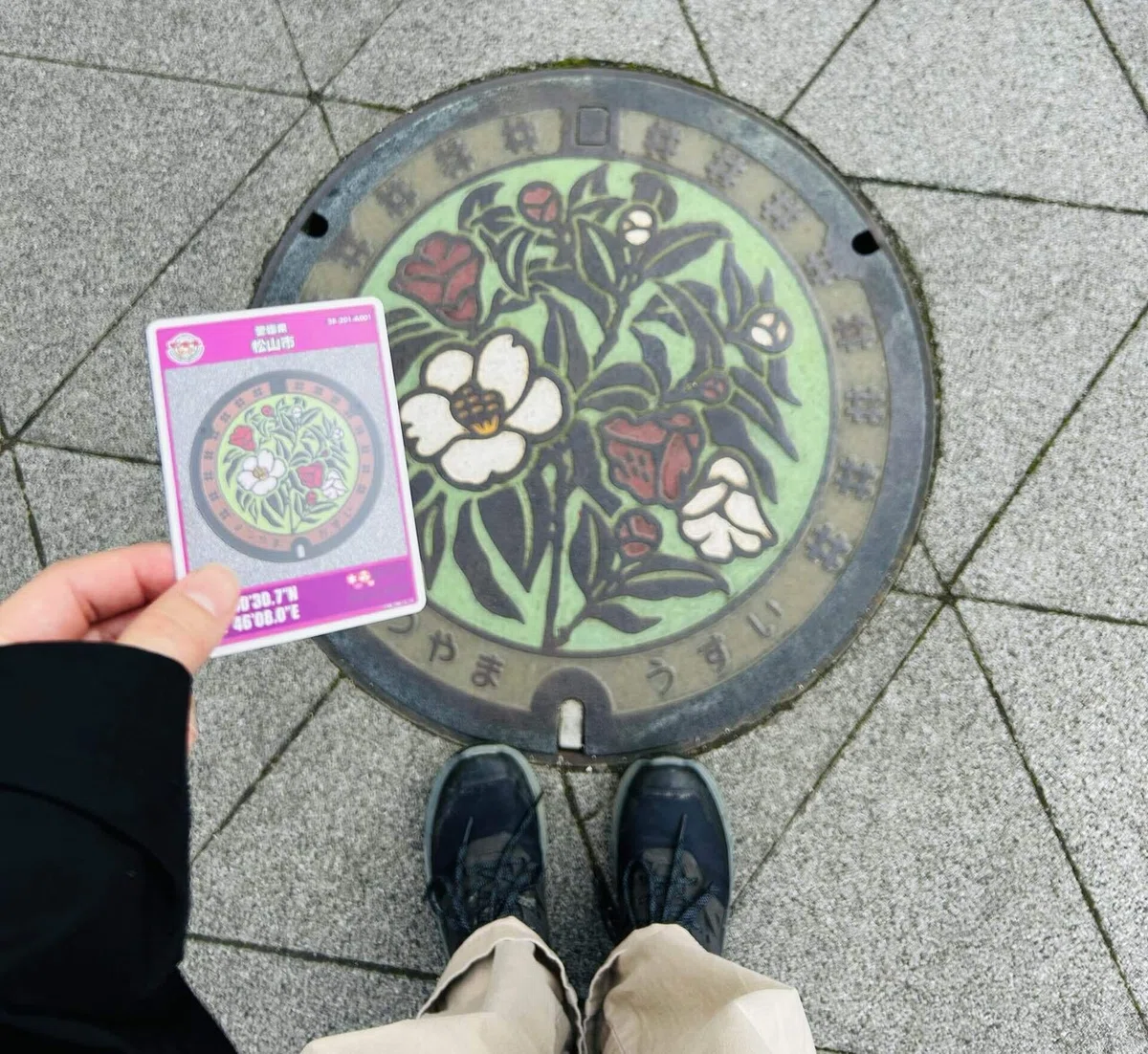 ツバキのマンホール