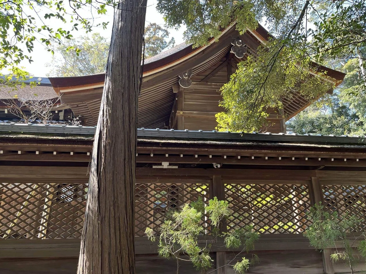 淡路島にある日本最古の神社 伊弉諾神宮と屹立する岩上神社の巨石
