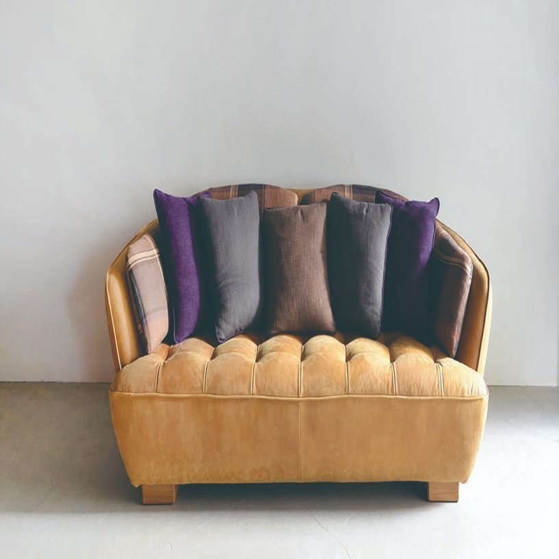 ドラマにも使われた、ちょっと変わった形のソファ｜宝塚市の家具屋さん