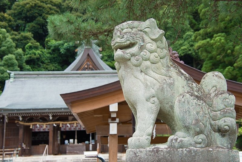 石見一宮物部神社狛犬