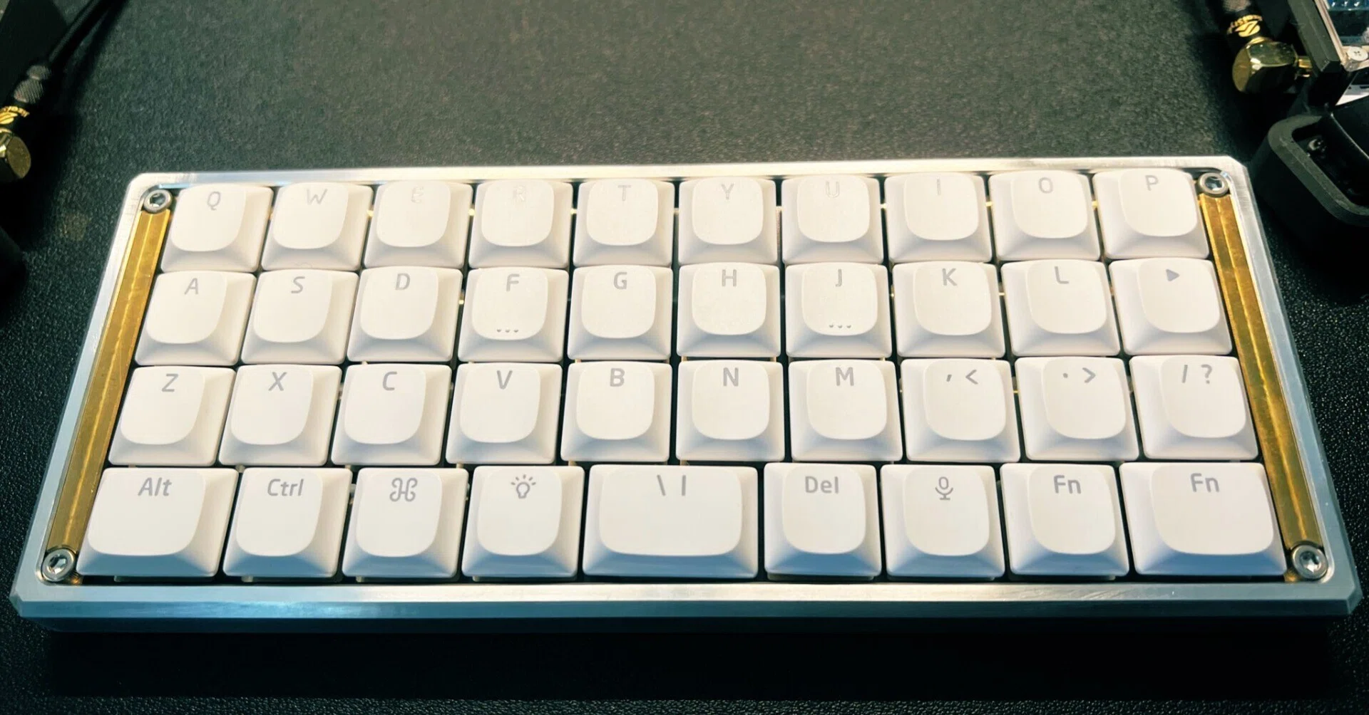ミニマル30%キーボード「BeThirty」ビルドログ｜kazy