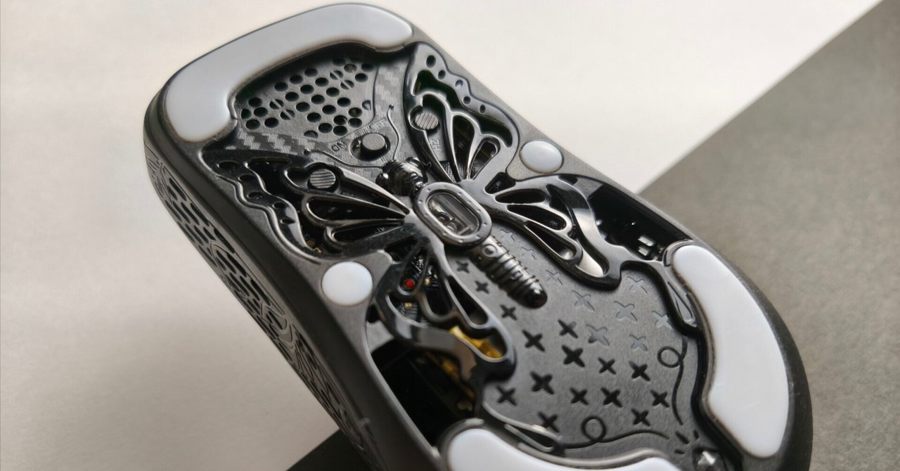 レビュー】UNIUS BLACK LOTUS CARBON 8K｜蝶模様が施された最