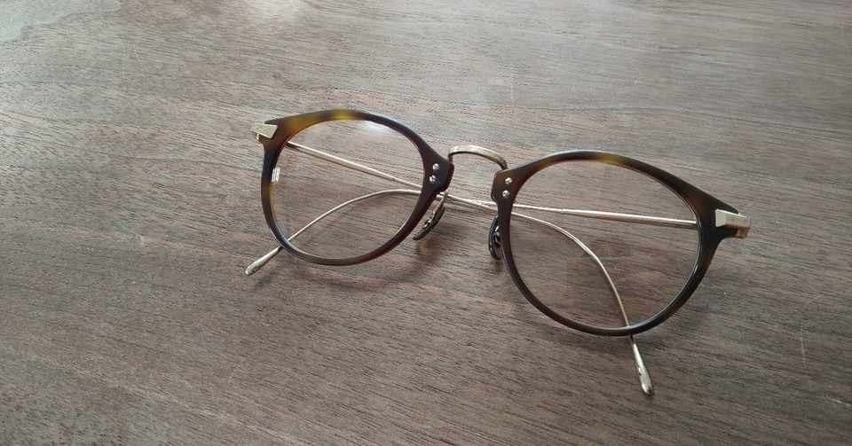 私は 25年間かけていたメガネを そっと手放し 素顔を取り戻した にこフル 中村悟 Note