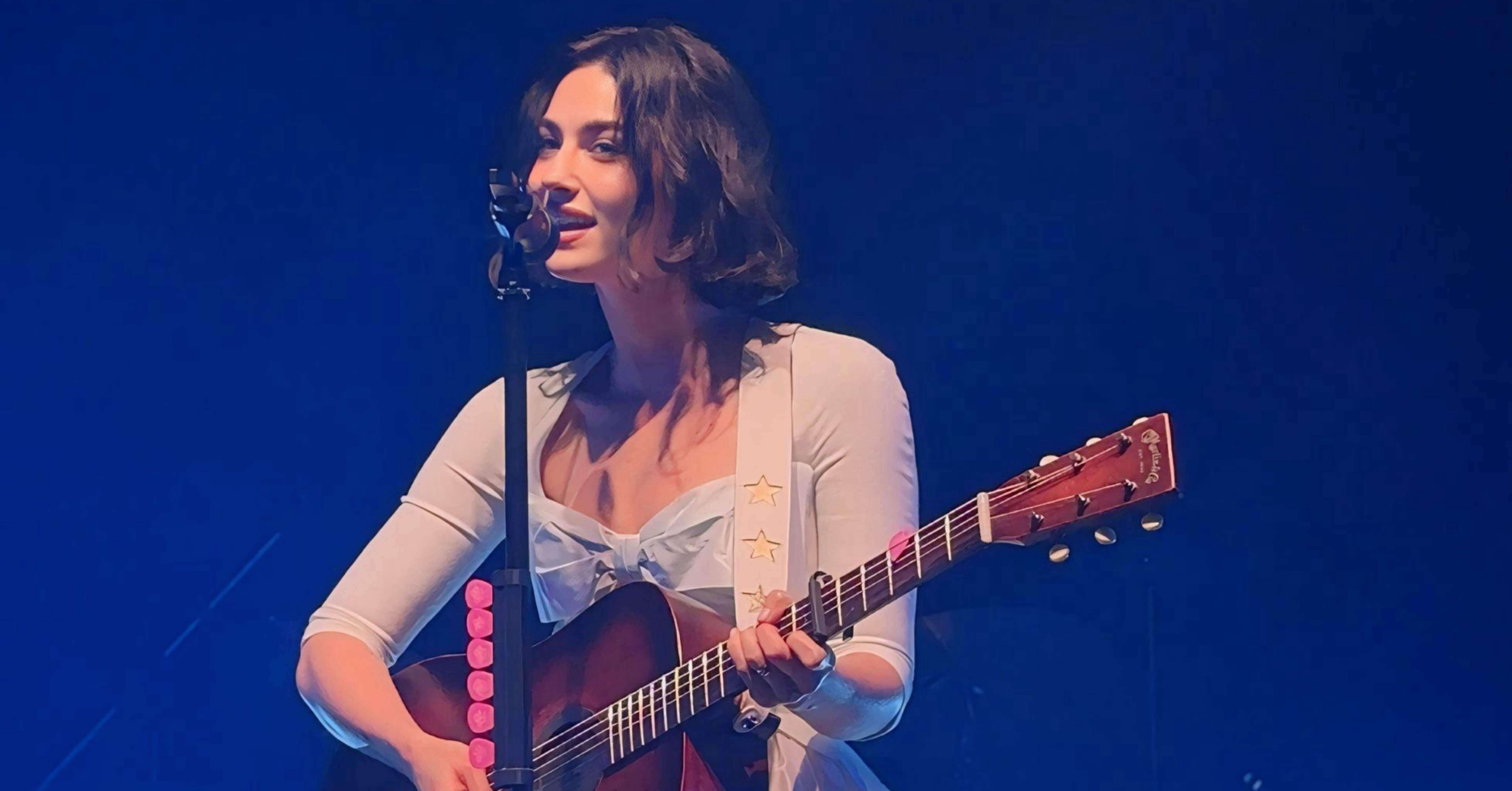 グレイシー・エイブラムス（Gracie Abrams）初来日公演レポート & 彼女