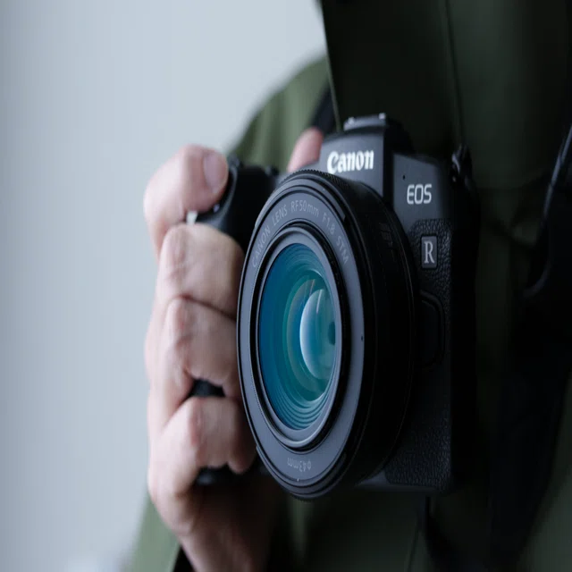 撒き餌にまんまと乗ったけど、それが最高だった。Canon RF50mm F1.8