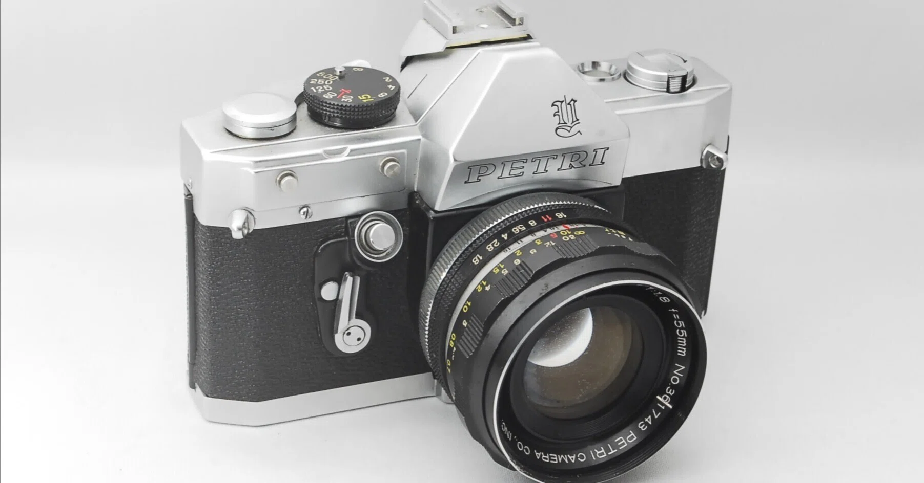 Disassembly of the Petri Penta VI｜フィルムカメラ修理のアクアカメラ
