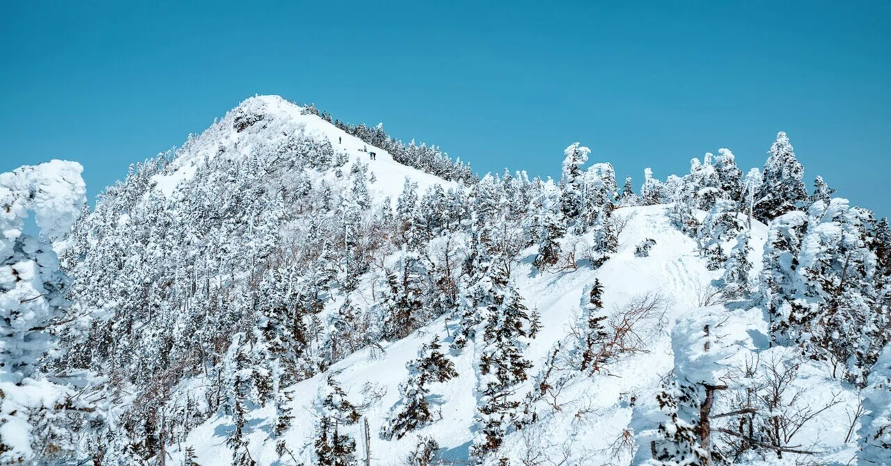 最後の雪の四阿山。雪山歩きと長野上田のプチひとり旅。｜しみじみ山歩き