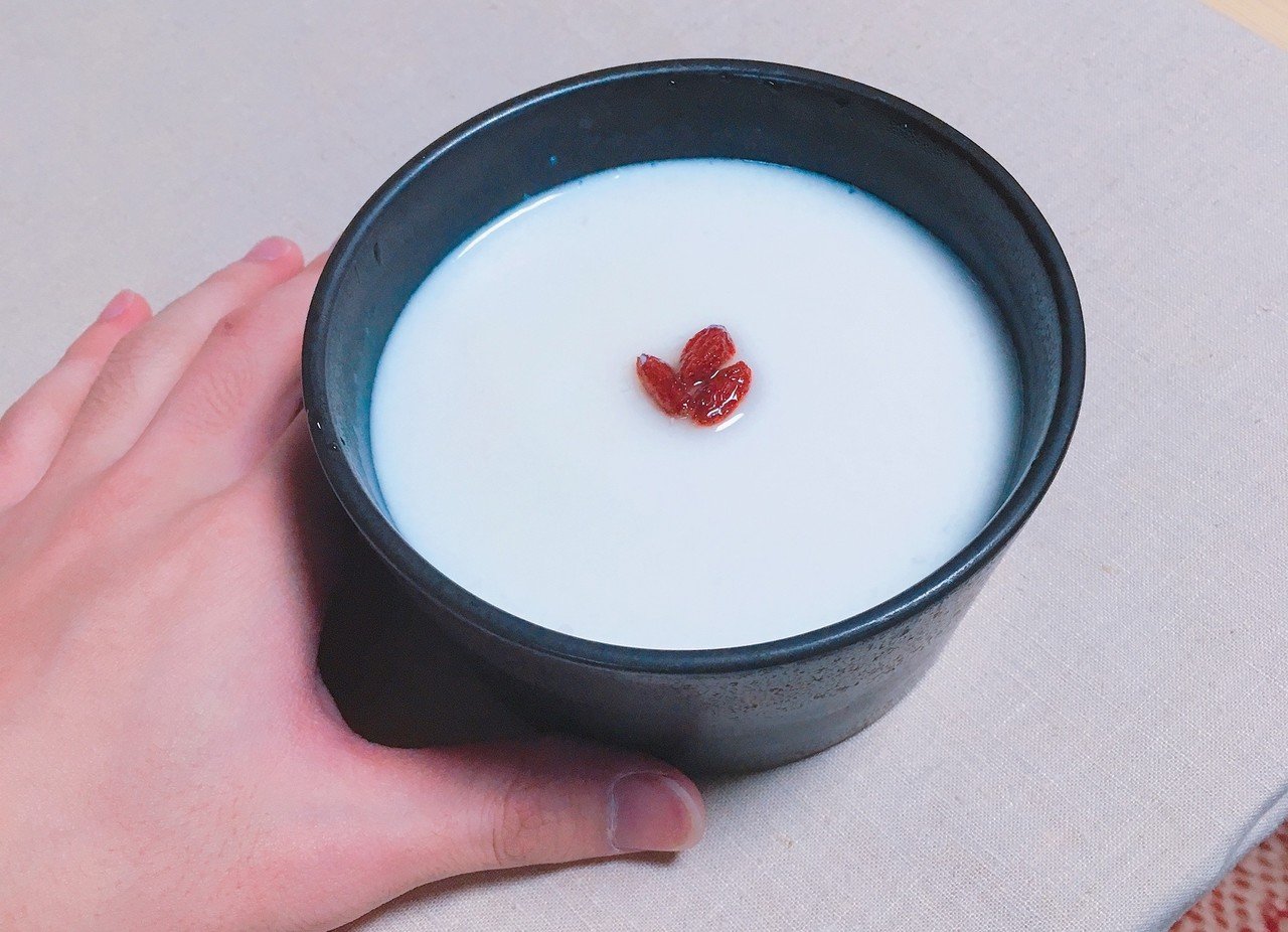 美しい食器で魅せる杏仁豆腐｜エフゲニーマエダ（平成林業。）