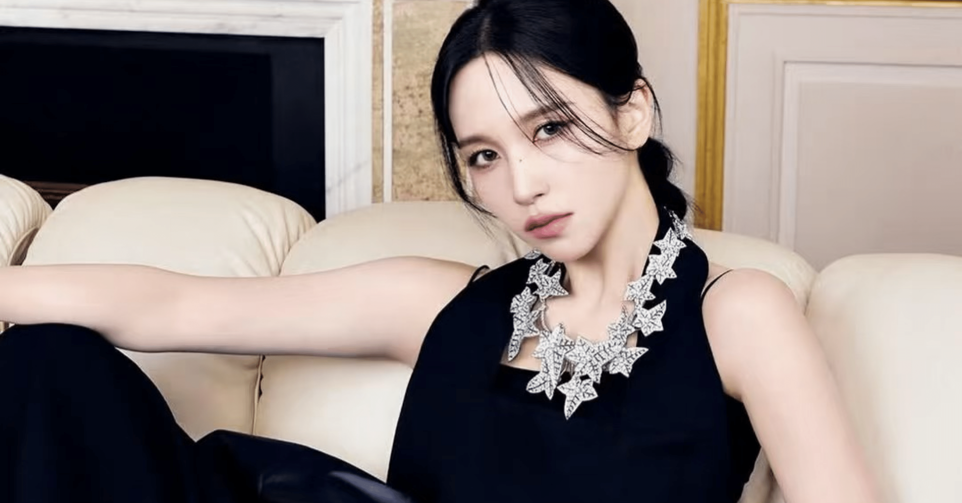 TWICEミナちゃんから学ぶ静けさが生む美貌と自信｜_ele.natsu_