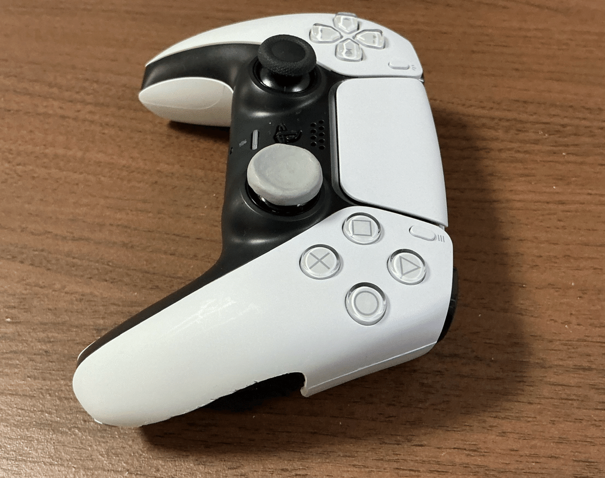 PS5本体に、コントローラーが1個追加された「PlayStation®5