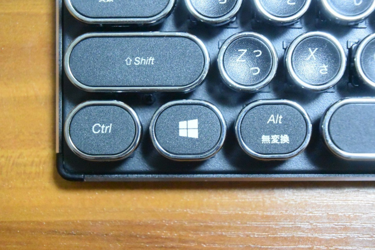 レビュー】タイピングを娯楽に！HKW タイプライター風キーボードを