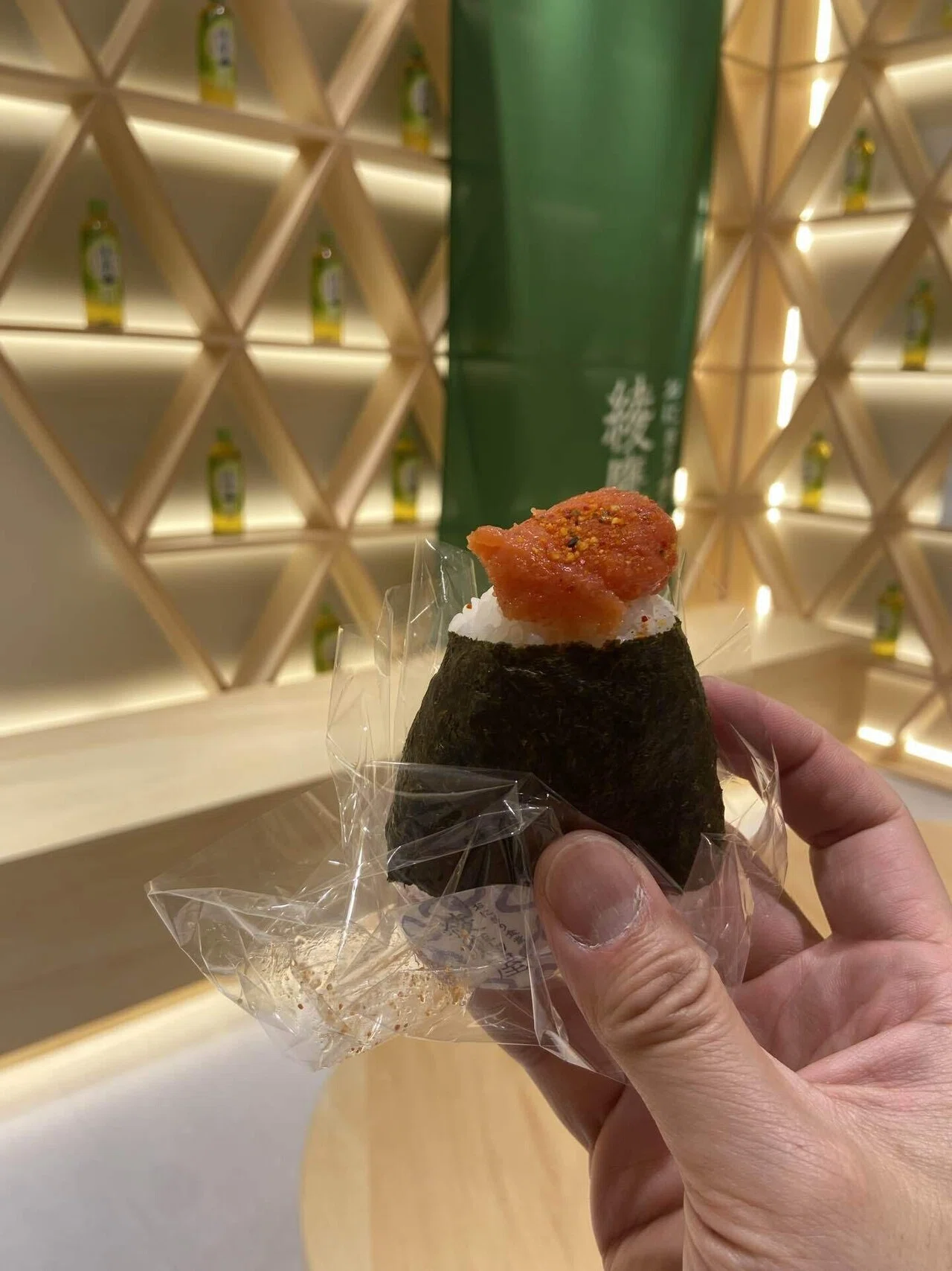 連続2100日目。綾鷹屋へおにぎりを食べにいく ｜ハスつか