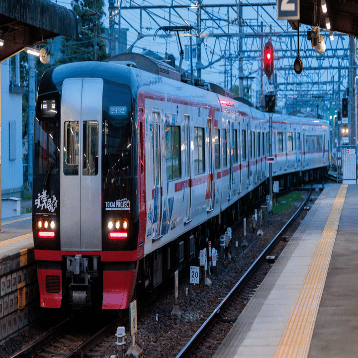 名鉄×アニメ『ウマ娘 シンデレラグレイ』コラボ ラッピング電車を撮影