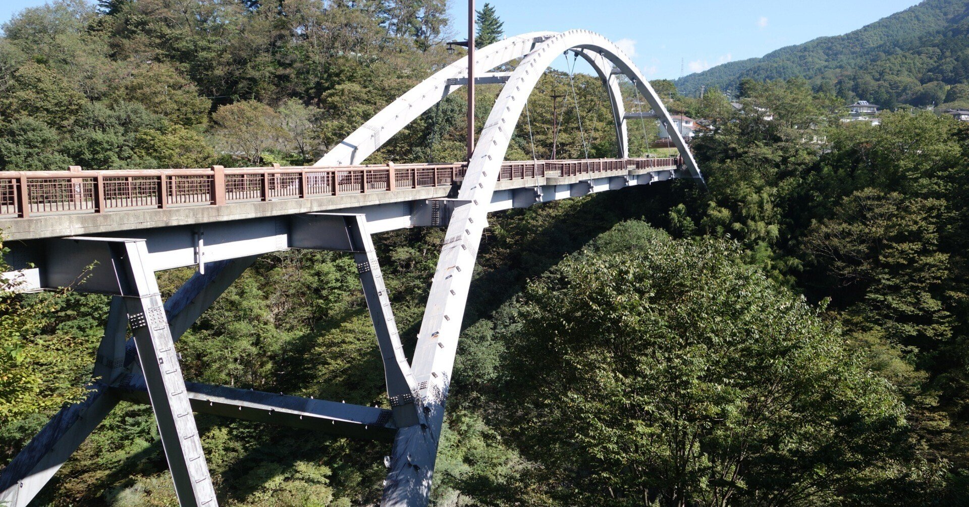 中国切手 幹線道路にかかるアーチ橋 切手 1978年 中国人民郵政 記念付き