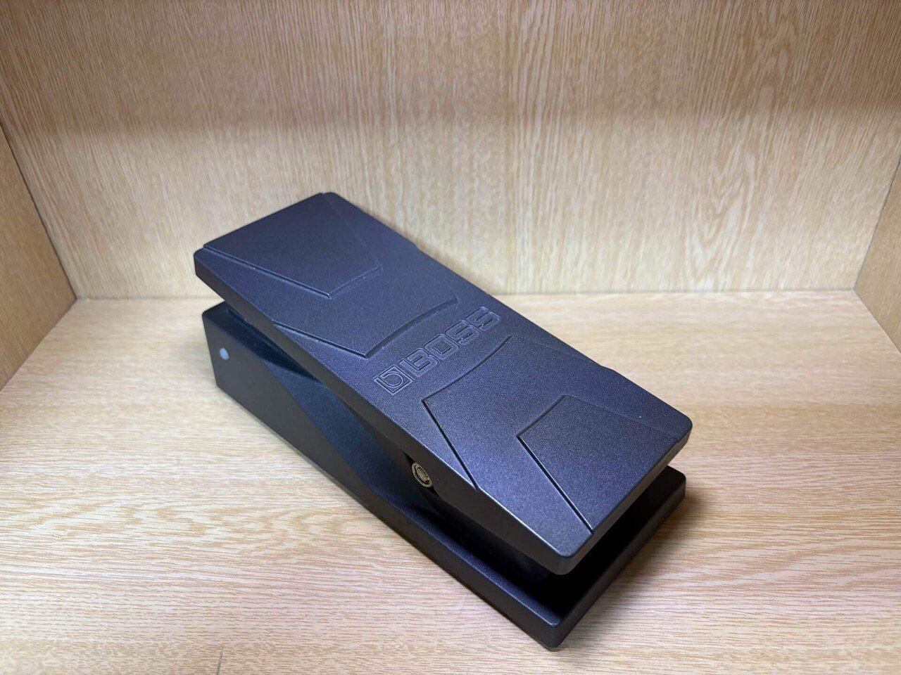 機材備忘録006 BOSS PW-3【ワウペダル】｜からまるカルマ