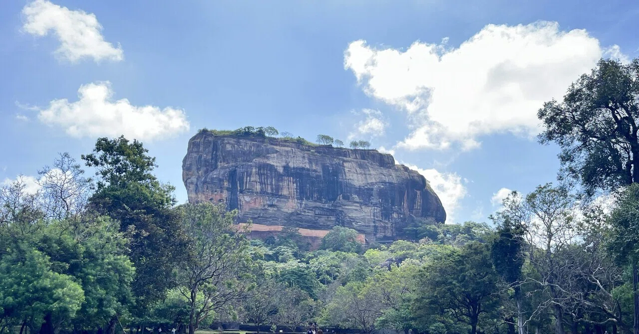🇱🇰なぜ巨大な岩が世界遺産にまでなったのか？｜Ai