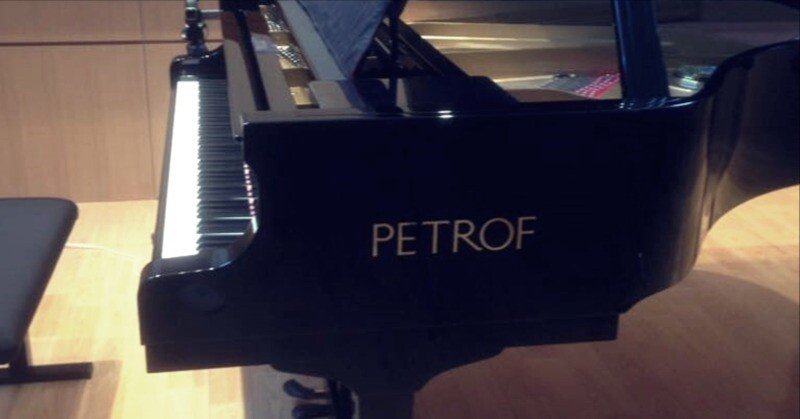 ペトロフピアノ：歴史、技術、音色、そして音楽界への貢献｜ピアノ