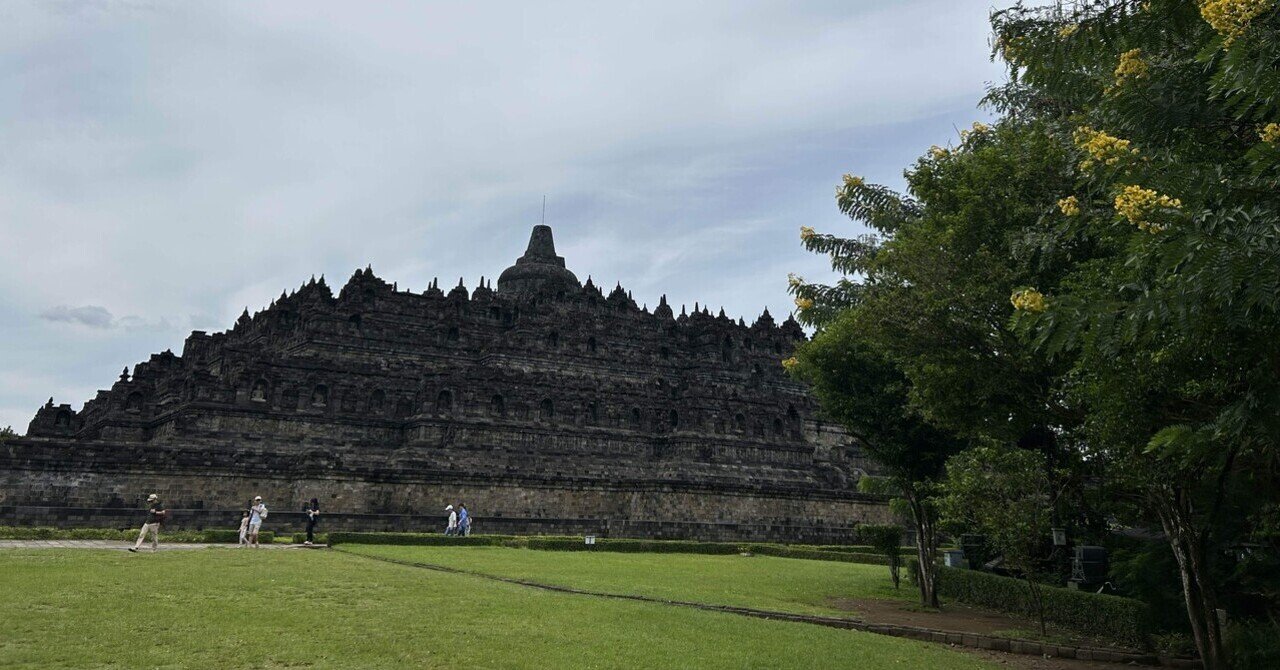 ジョグジャ旅:ボロブドゥール寺院｜まろん
