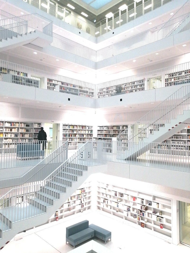 ヨーロッパの美しい図書館その9 シュトゥットガルト市立図書館 ドイツ Shun Hazama Note